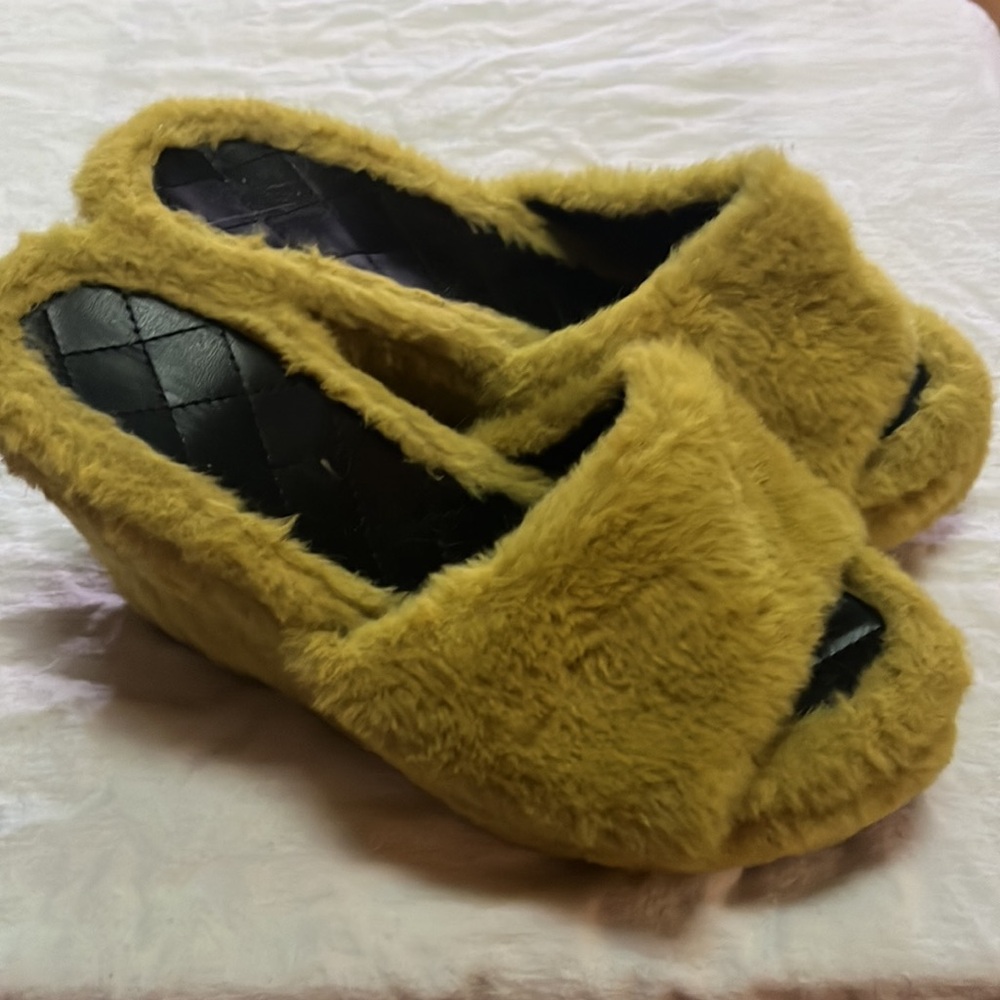 FLUFFY SANDALS - Picture 2 of 5